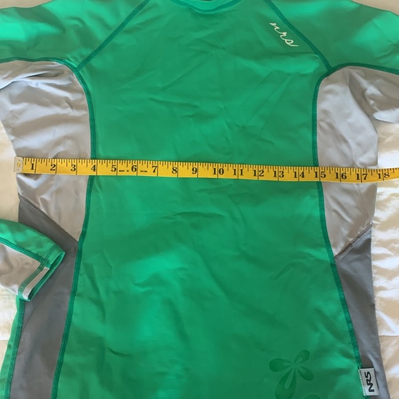 NRS hydrosilk paddle top worn twice - Picture 2 of 4